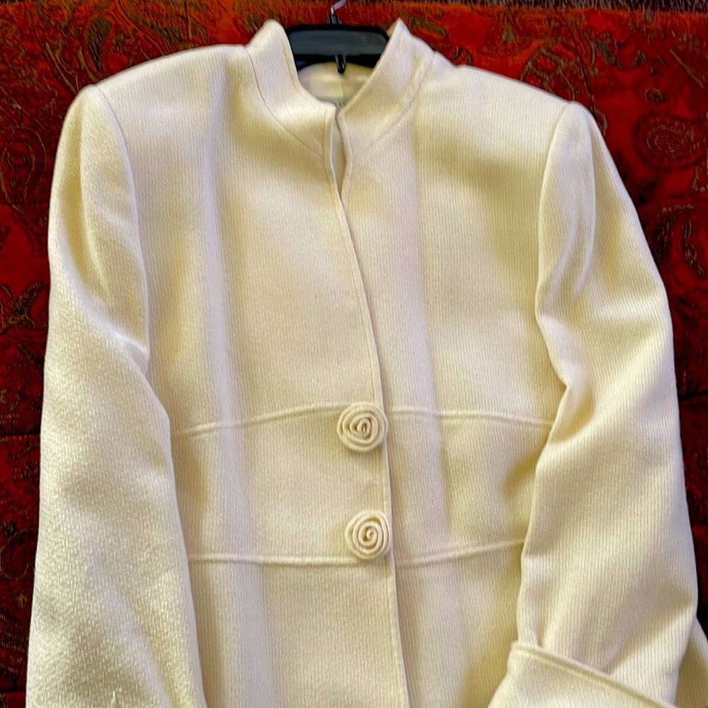 2 pc suit rose style buttons satin lining